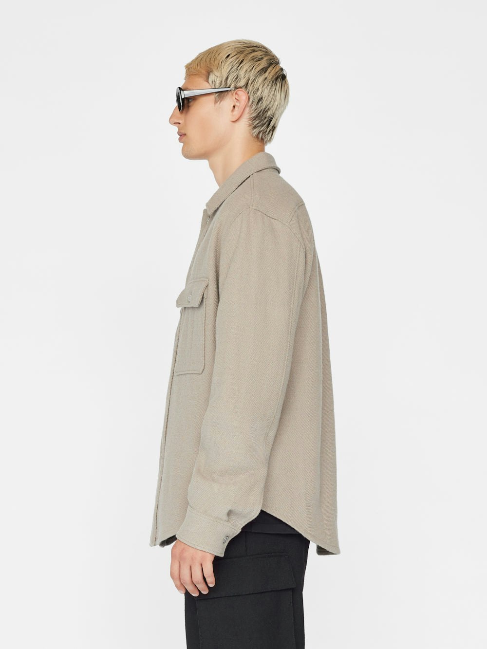 shirt side view alt:fit1